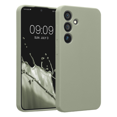 Gummierte Silikon Hülle mit Kameraschutz für Samsung Galaxy S24 in Graugrün