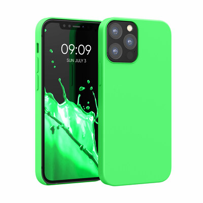 Gummierte Silikon Hülle für Apple iPhone 12 / iPhone 12 Pro in Limettengrün